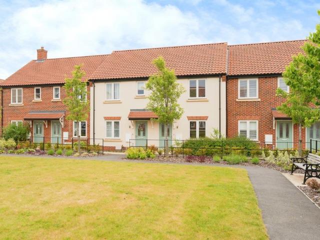 2 bedroom terraced house for sale
