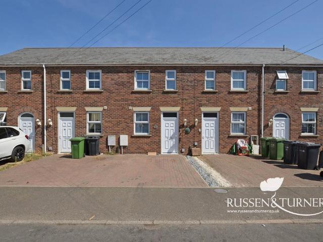 2 bedroom terraced house for sale