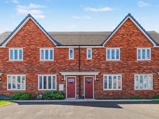 2 bedroom terraced house for sale
