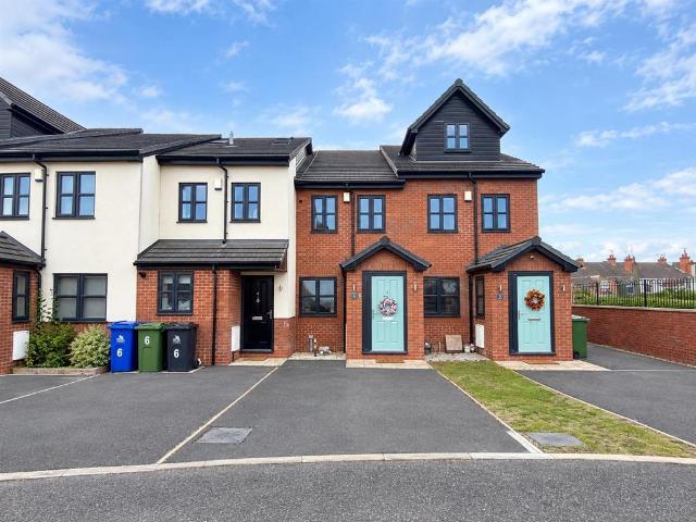 2 bedroom terraced house for sale