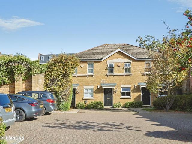 2 bedroom terraced house for sale