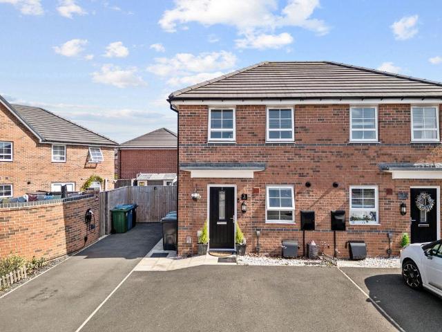 2 bedroom terraced house for sale