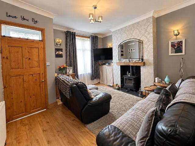 2 bedroom terraced house for sale