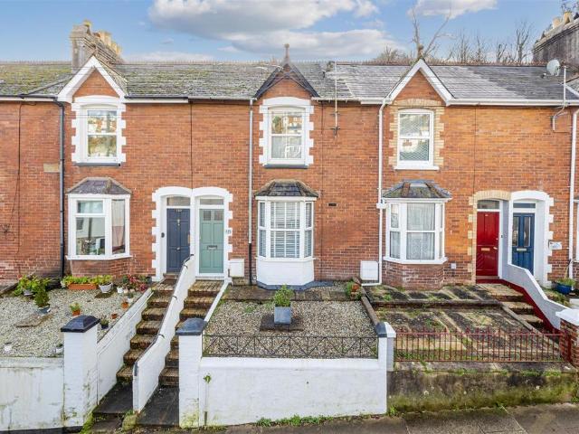 2 bedroom terraced house for sale