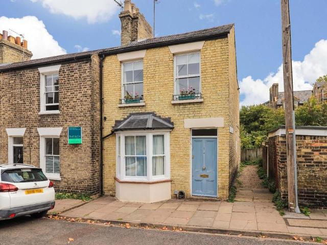 2 bedroom terraced house for sale