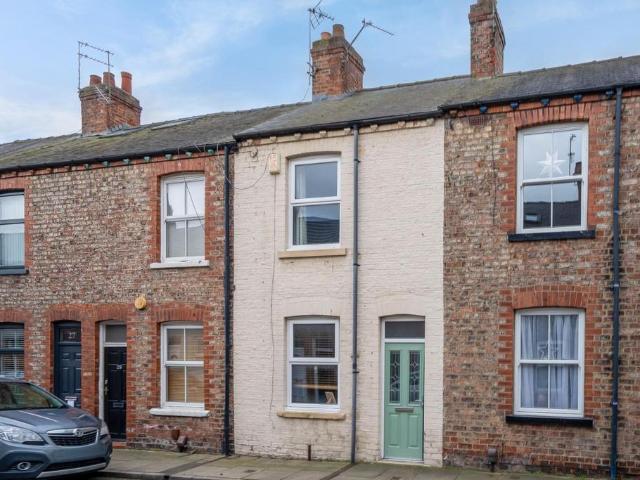 2 bedroom terraced house for sale