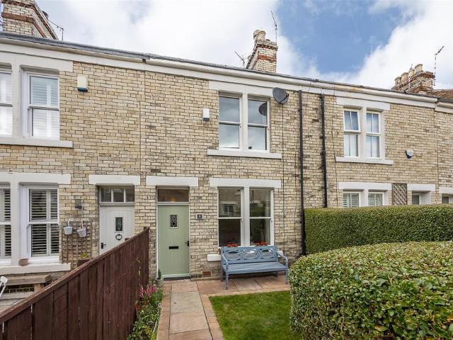 2 bedroom terraced house for sale