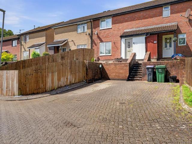 2 bedroom terraced house for sale