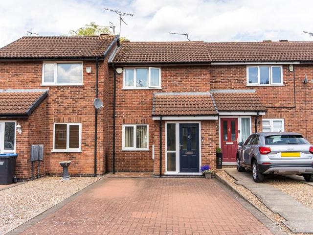 2 bedroom terraced house for sale
