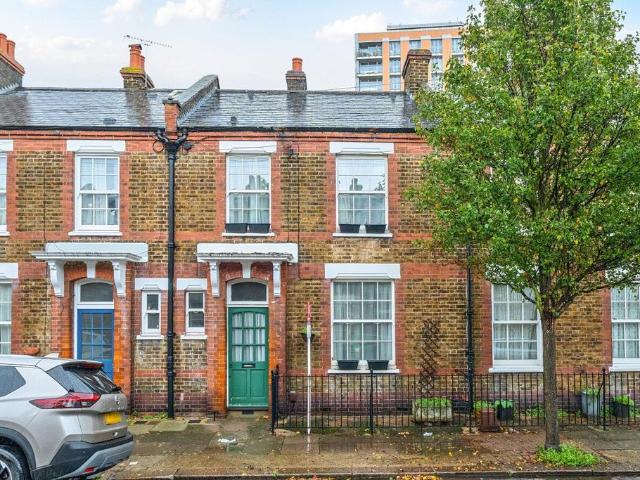 2 bedroom terraced house for sale