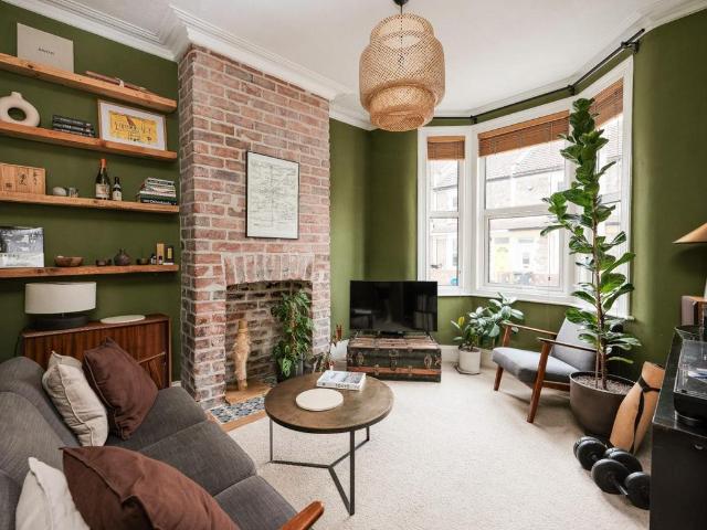 2 bedroom terraced house for sale