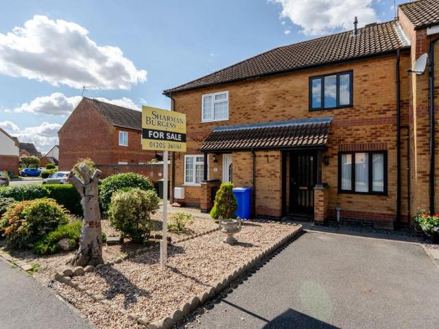 2 bedroom terraced house for sale