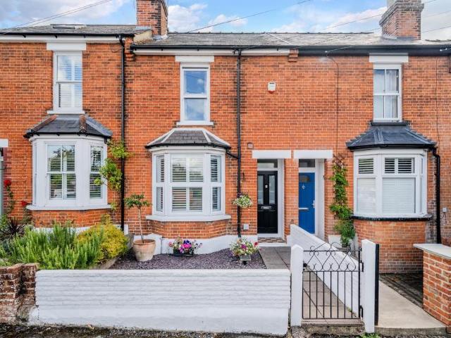 2 bedroom terraced house for sale