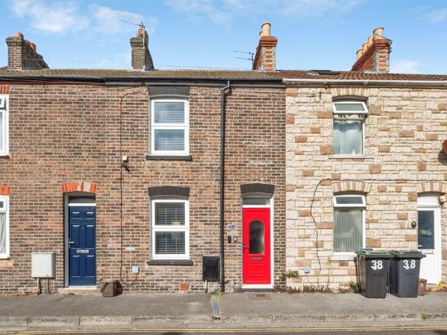 2 bedroom terraced house for sale