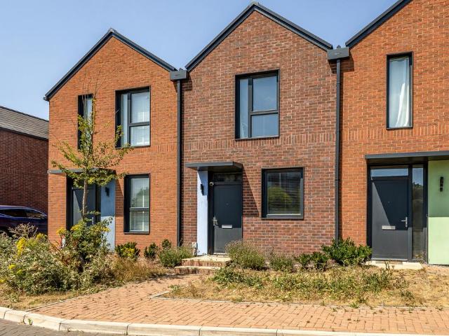 2 bedroom terraced house for sale