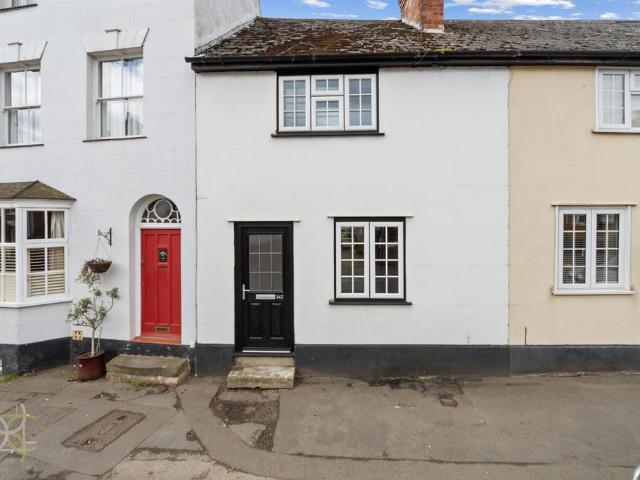 2 bedroom terraced house for sale