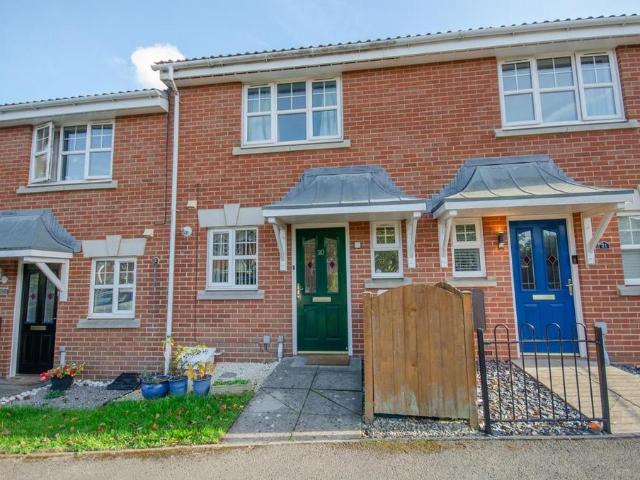 2 bedroom terraced house for sale