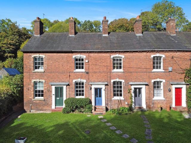 2 bedroom terraced house for sale