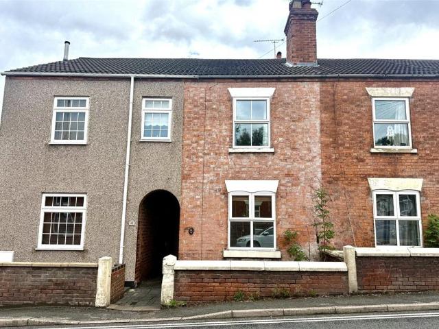 2 bedroom terraced house for sale