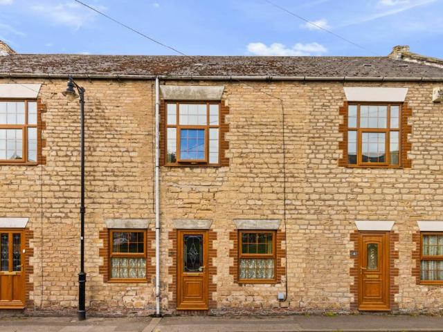 2 bedroom terraced house for sale