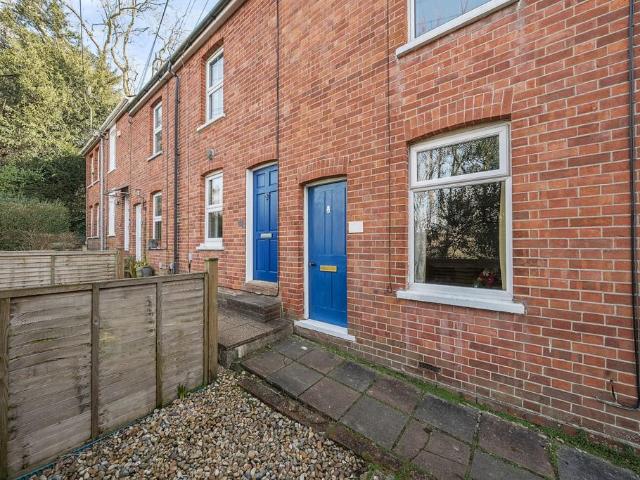 2 bedroom terraced house for sale