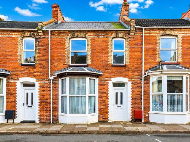 2 bedroom terraced house for sale