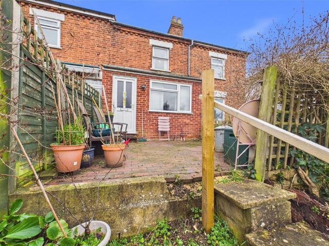 2 bedroom terraced house for sale