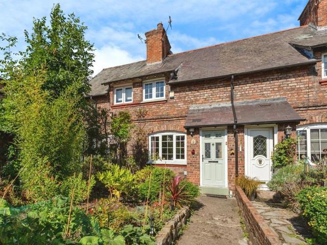 2 bedroom terraced house for sale