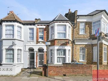 House for sale in Roundwood Road NW10 London - Concierge