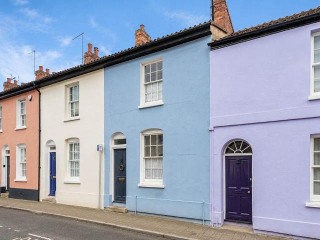 2 bedroom terraced house for sale