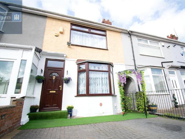 2 bedroom terraced house for sale