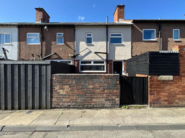 2 bedroom terraced house for sale