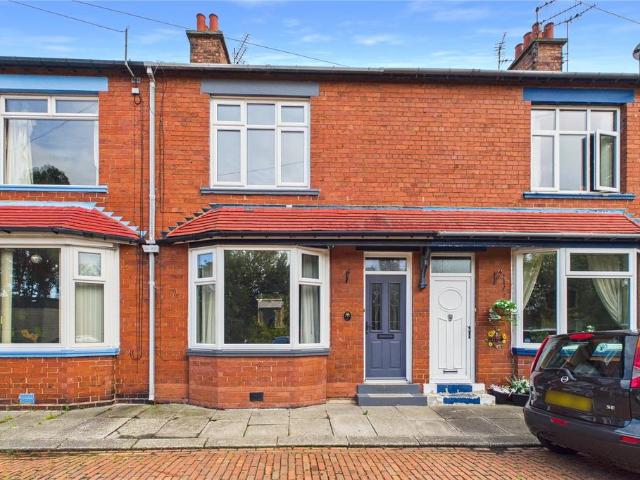 2 bedroom terraced house for sale