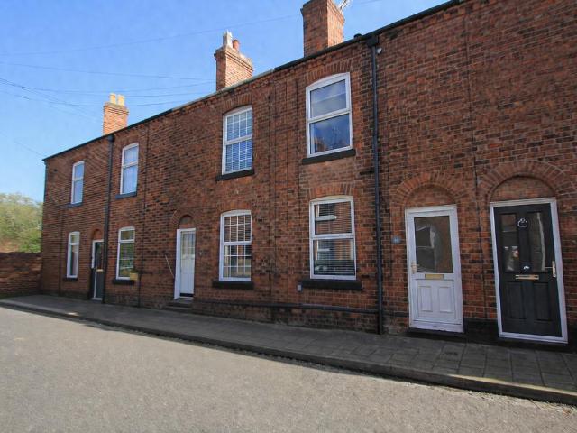 2 bedroom terraced house for sale