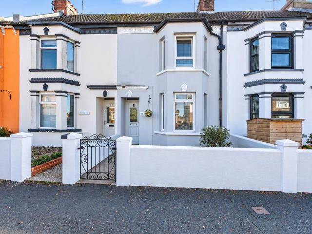 2 bedroom terraced house for sale
