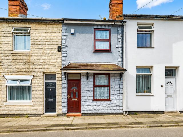 2 bedroom terraced house for sale