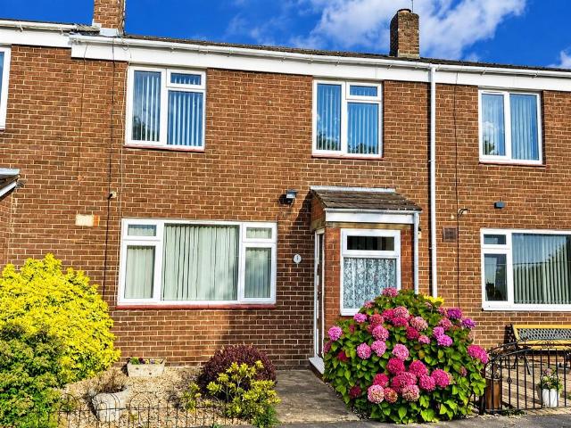2 bedroom terraced house for sale