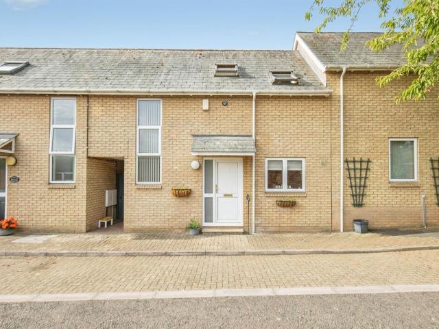 2 bedroom terraced house for sale