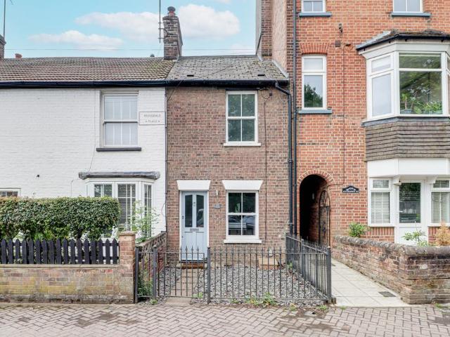 2 bedroom terraced house for sale