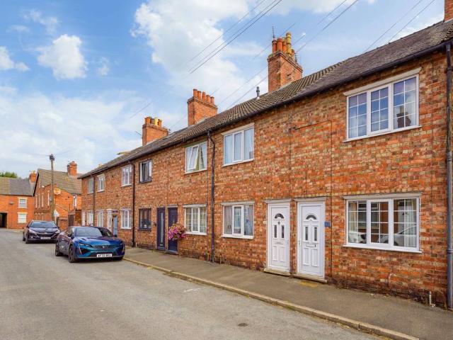 2 bedroom terraced house for sale