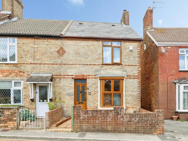 2 bedroom terraced house for sale