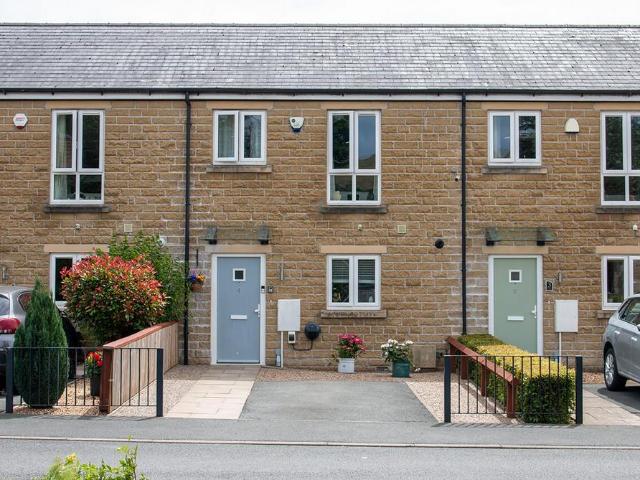 2 bedroom terraced house for sale