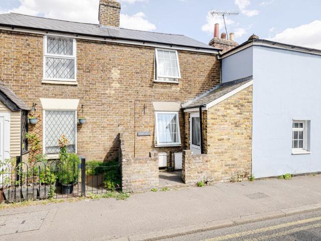 2 bedroom terraced house for sale