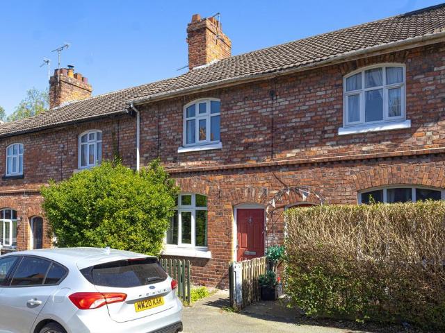 2 bedroom terraced house for sale