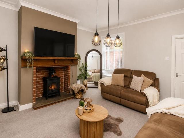 2 bedroom terraced house for sale