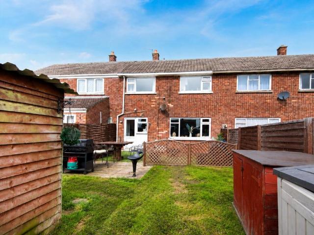 2 bedroom terraced house for sale