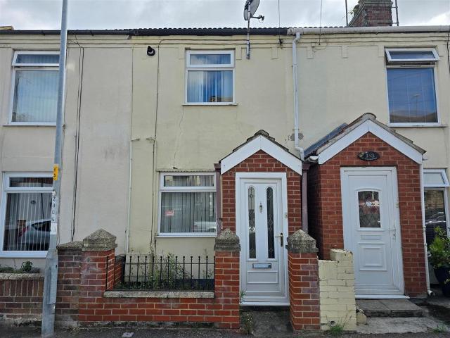 2 bedroom terraced house for sale
