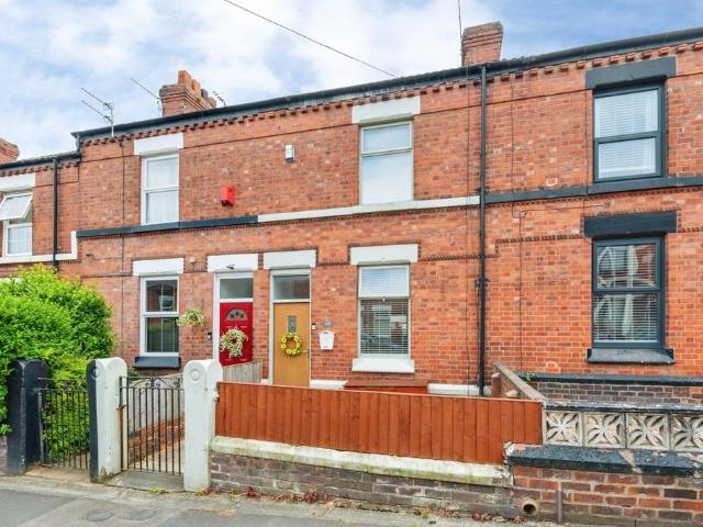 2 bedroom terraced house for sale