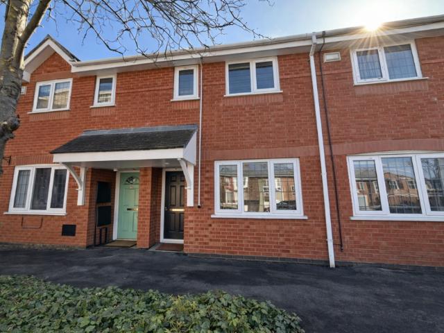 2 bedroom terraced house for sale