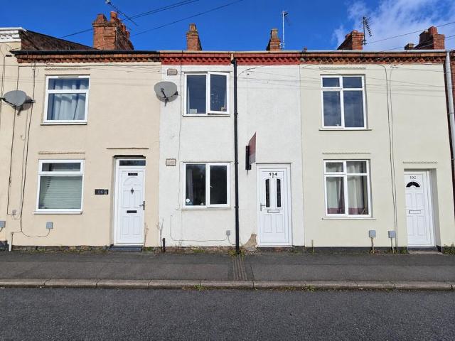 2 bedroom terraced house for sale